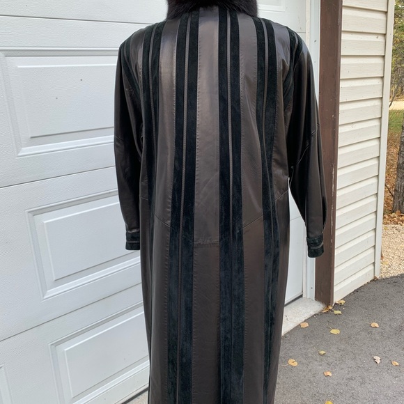 Studio Guy Laroche brown leather coat with mink collar - Picture 5 of 17